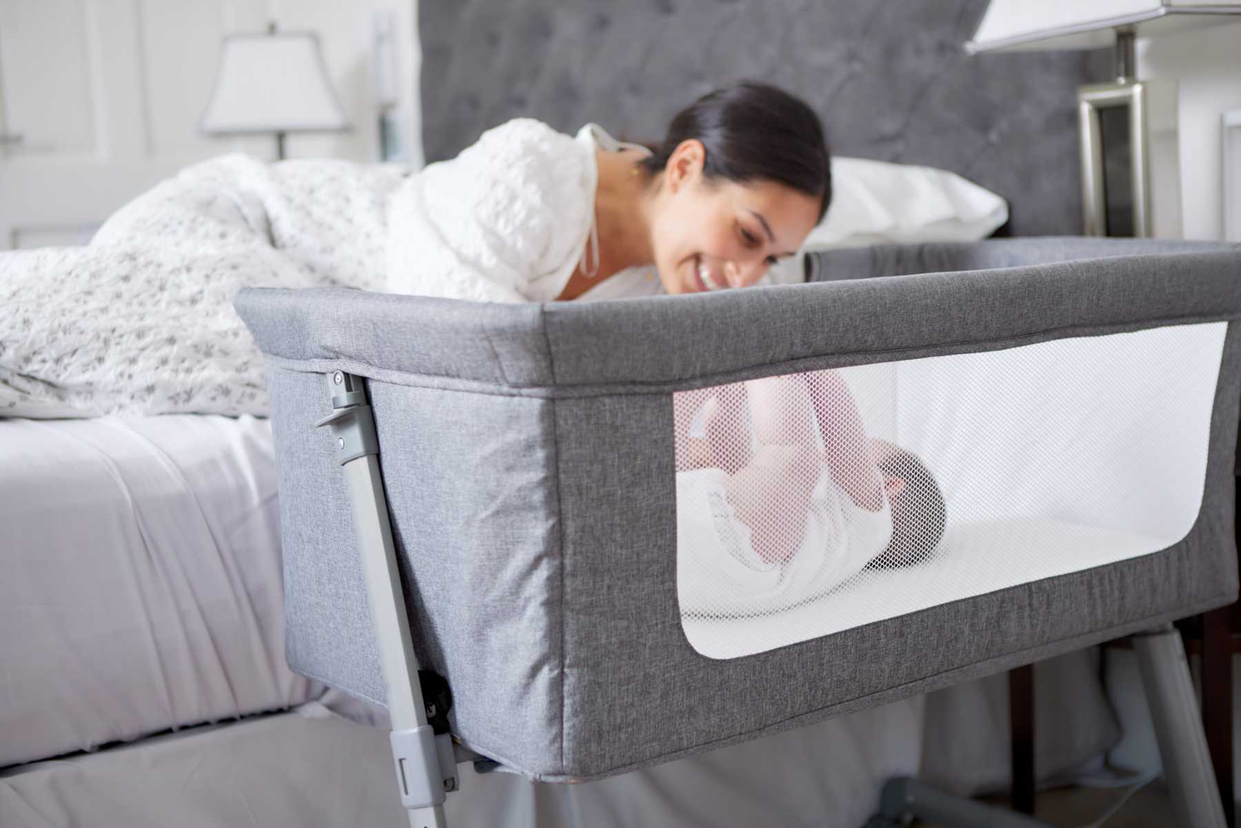 Dote Bedside Crib, Sheets & Mattress Protector Bundle