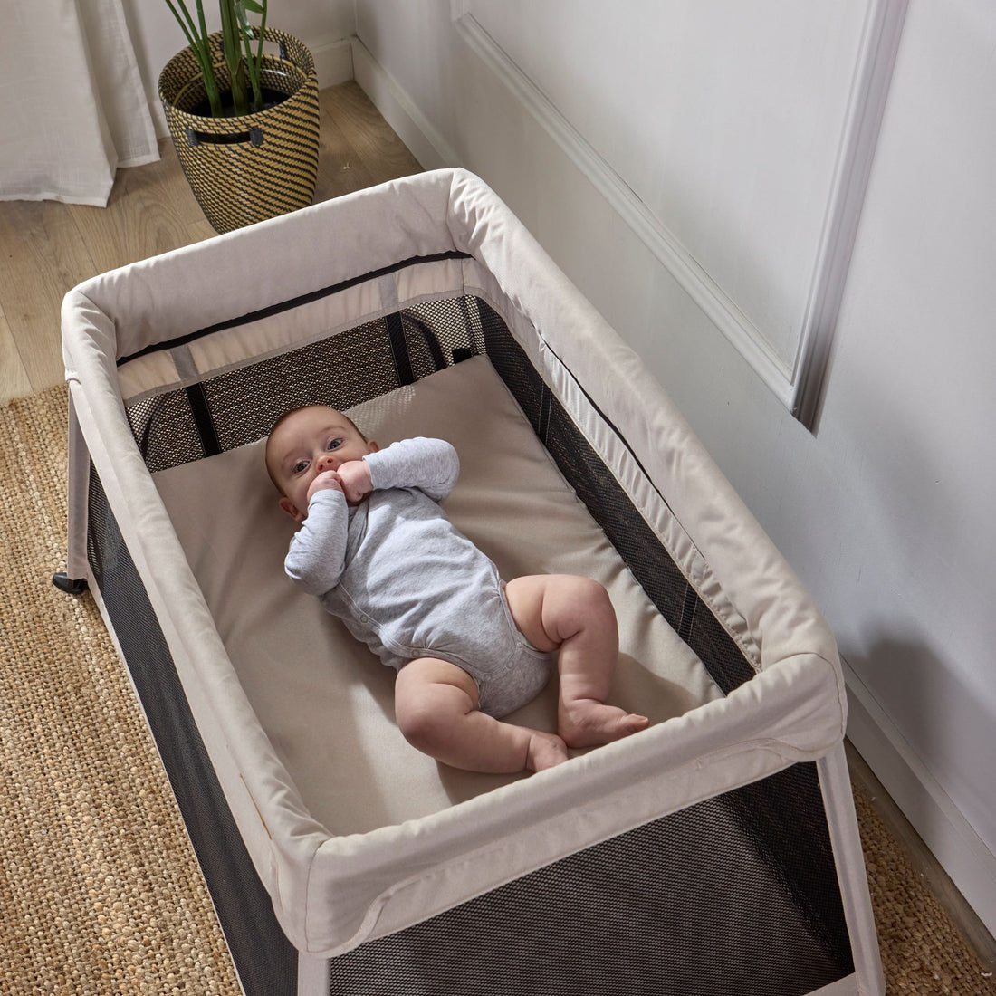 Air2 Travel Cot