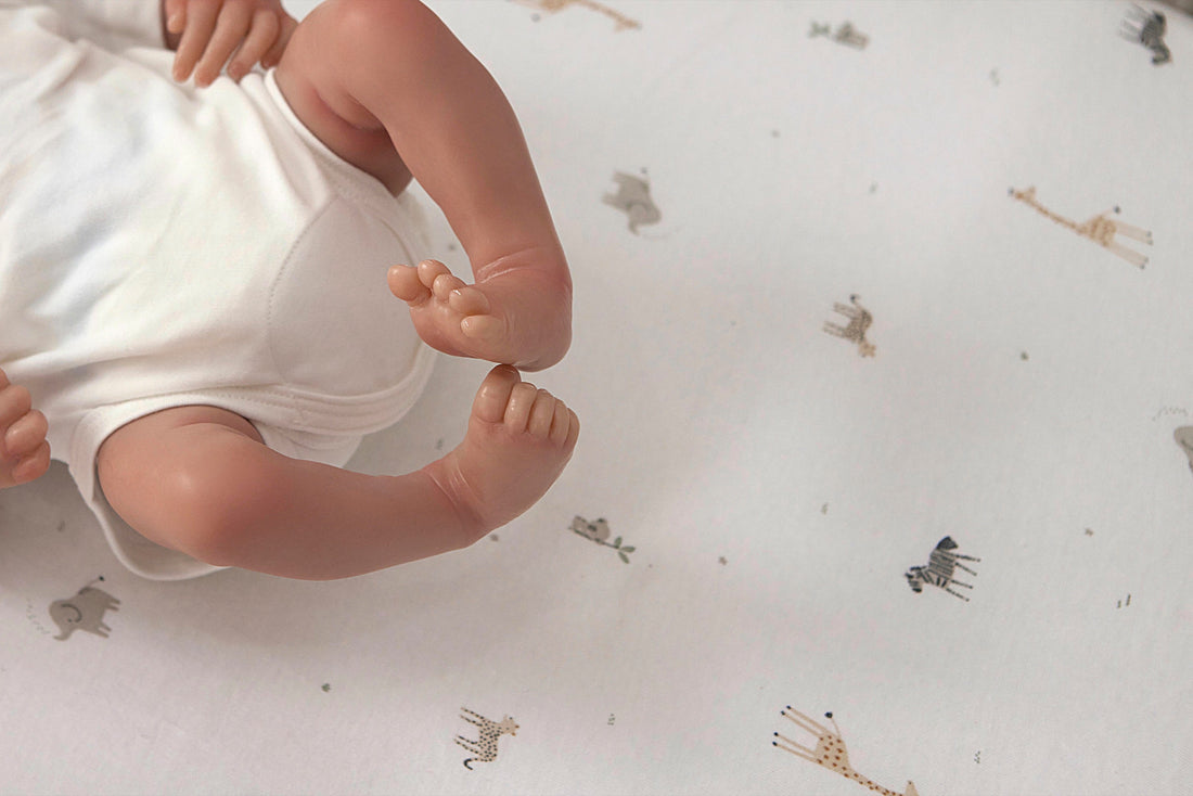 Co Glide Electric Bedside Crib, Sheets & Mattress Protector Bundle